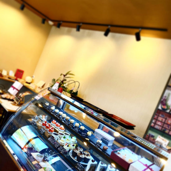 和洋菓子心の内観写真。ショーケース。