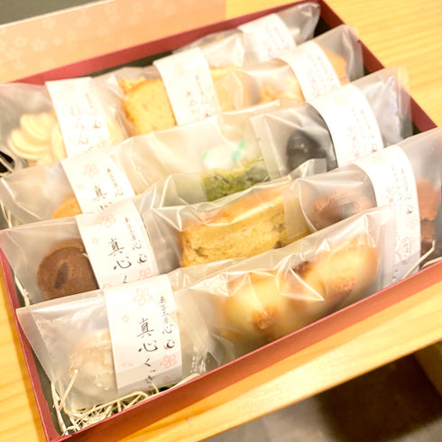 焼菓子ギフトの中身を写した写真