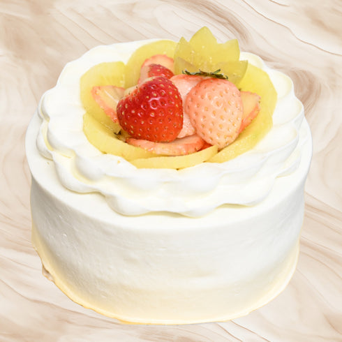 純生クリームフルーツ盛りの4号サイズ(12センチ)の写真。