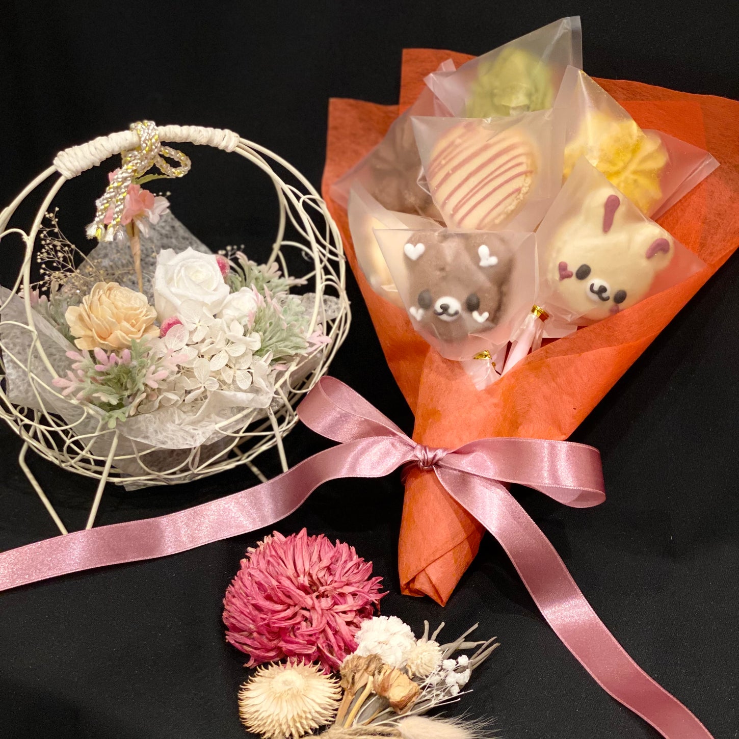 和洋菓子心の看板商品マカロンを花束にしたギフト商品