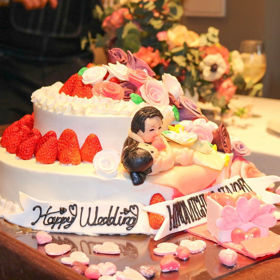 ウェディングケーキの写真